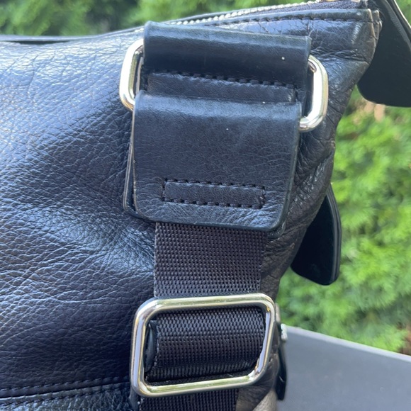 Margot leather crossbody bag - Picture 7 of 14